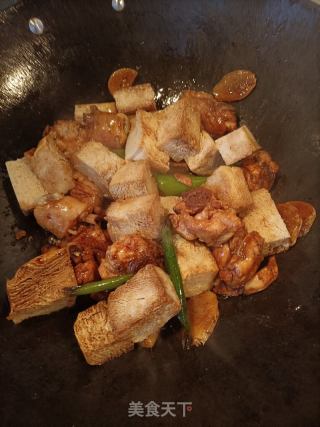 冻豆腐炖鸡腿的做法步骤：10