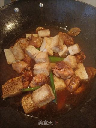 冻豆腐炖鸡腿的做法步骤：11