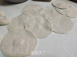 白菜肉末香菇生煎包的做法步骤：9