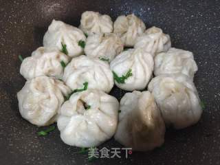 白菜肉末香菇生煎包的做法步骤：16