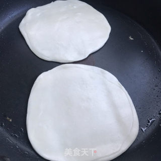 烫面饼子的做法步骤：5