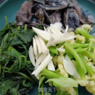 菜花小蓟拌乌鸡的做法步骤：11