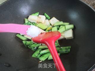 虎皮青瓜炒豆腐的做法步骤：8