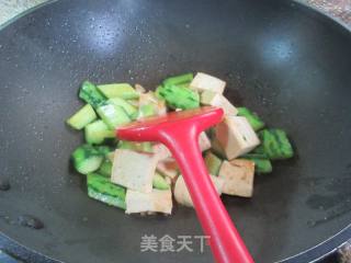 虎皮青瓜炒豆腐的做法步骤：10