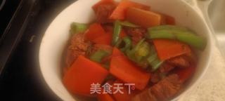 胡萝卜红烧肉的做法