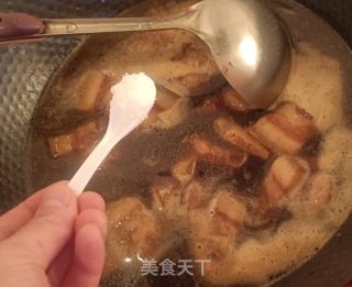 胡萝卜红烧肉的做法步骤：5
