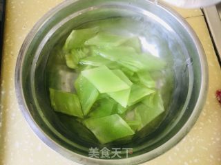 海米烧莴笋的做法步骤：5