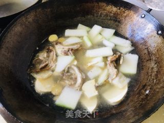 冬瓜鱼头炖豆腐的做法步骤：3