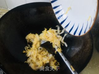 酸菜炒粉条的做法步骤：4