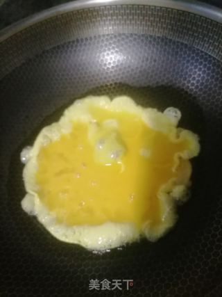 苦瓜炒鸡蛋的做法步骤：2
