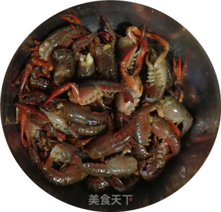 油焖小龙虾家常版的做法步骤：2