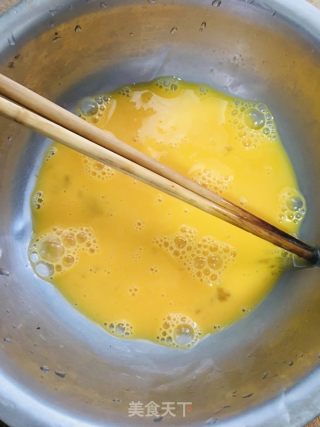 香葱煎蛋的做法步骤：2