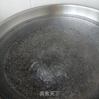 西洋参鸽子汤的做法步骤：2