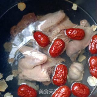 西洋参鸽子汤的做法步骤：8
