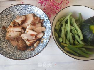 一锅出焖花卷的做法步骤：2
