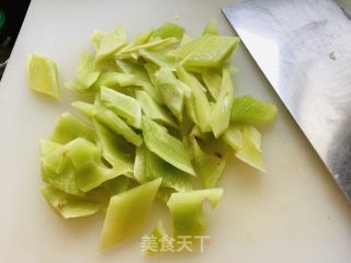 莴笋海米汤的做法步骤：2