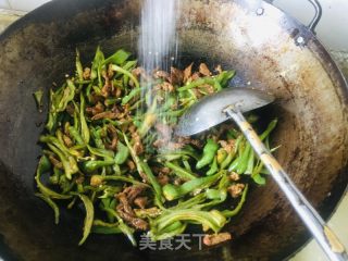 青椒肉丝的做法步骤：9