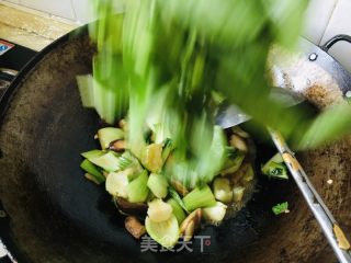 香菇油菜的做法步骤：8