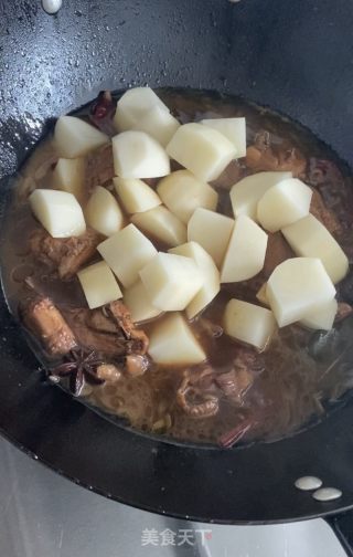 土豆烧鸡的做法步骤：11