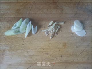 包菜炒米粉的做法步骤：4