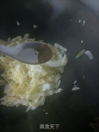 包菜炒米粉的做法步骤：12