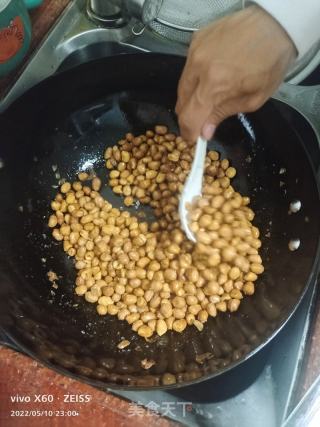 炸花生的做法步骤：4