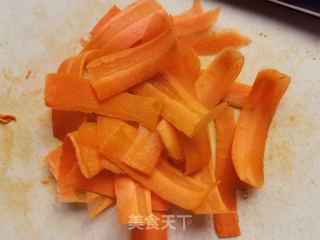 胡萝卜炒小白菜的做法步骤：1