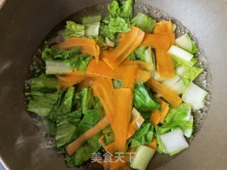 胡萝卜炒小白菜的做法步骤：3