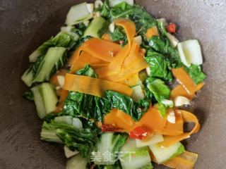 胡萝卜炒小白菜的做法步骤：8