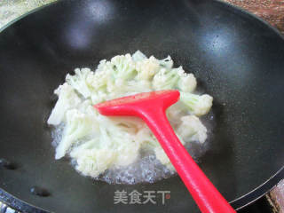 西葫芦炒花菜的做法步骤：5