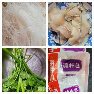 酸菜鱼煮粉丝的做法步骤：1