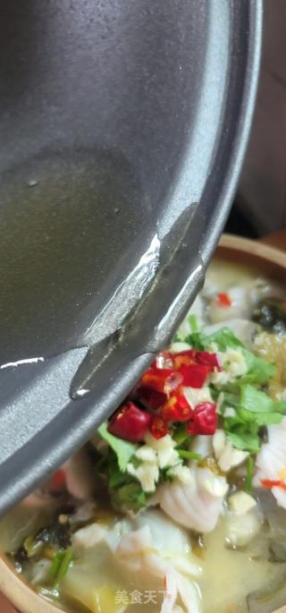 酸菜鱼煮粉丝的做法步骤：9