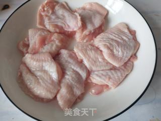 鸡翅包饭的做法步骤：1