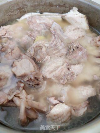 墨鱼水鸭汤的做法步骤：7