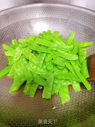 小炒荷兰豆的做法步骤：5