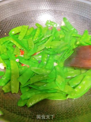 小炒荷兰豆的做法步骤：6