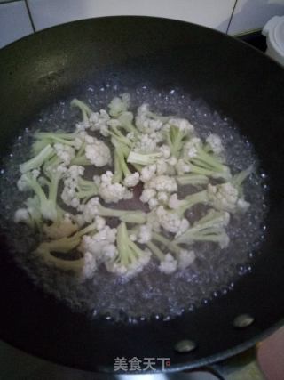 荷兰豆拌菜花的做法步骤：2