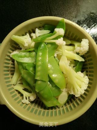 荷兰豆拌菜花的做法步骤：4