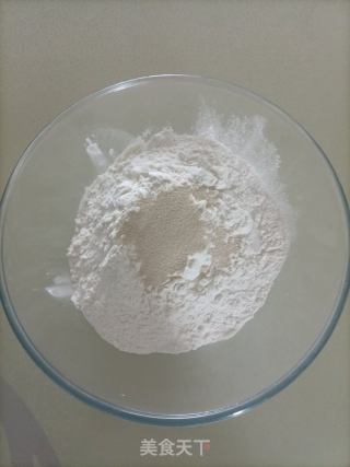 呛面馒头的做法步骤：1