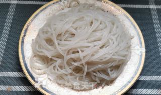 肉末泡菜炒粉条的做法步骤：2