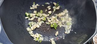 肉末泡菜炒粉条的做法步骤：5