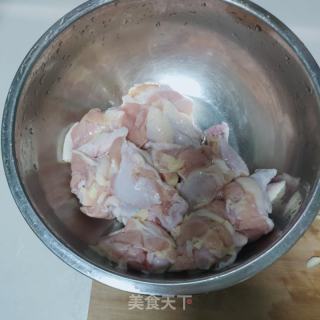 蒜香鸡翅根的做法步骤：1