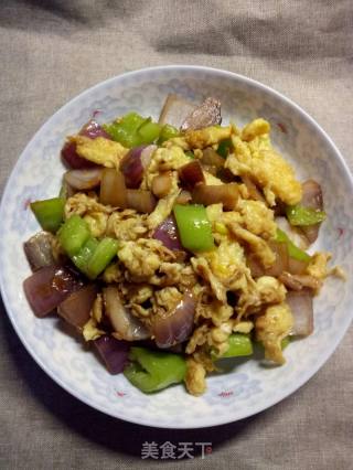 洋葱青椒炒鸡蛋的做法