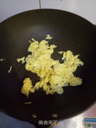 洋葱青椒炒鸡蛋的做法步骤：2