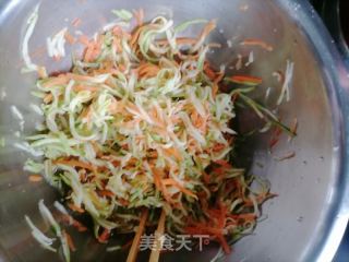 西葫芦鸡蛋饼的做法步骤：2