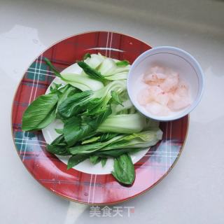 油菜虾仁的做法步骤：1