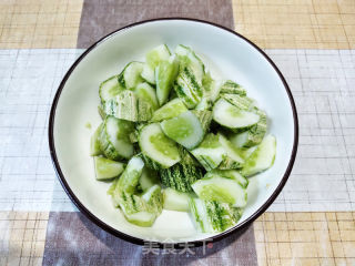 剁椒拌黄瓜的做法步骤：3