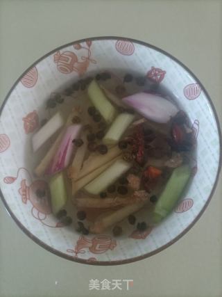 蒜苔鲜肉蒸饺的做法步骤：4