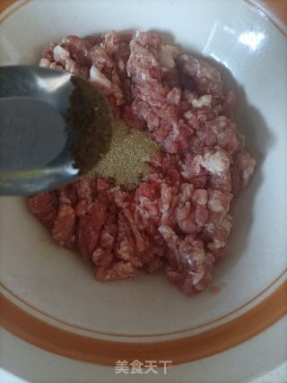 蒜苔鲜肉蒸饺的做法步骤：7