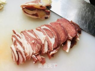 青椒炒羊肉的做法步骤：3